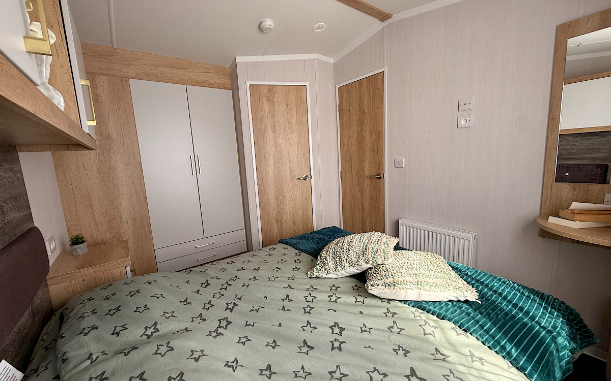 Swift Bordeaux 1090/2