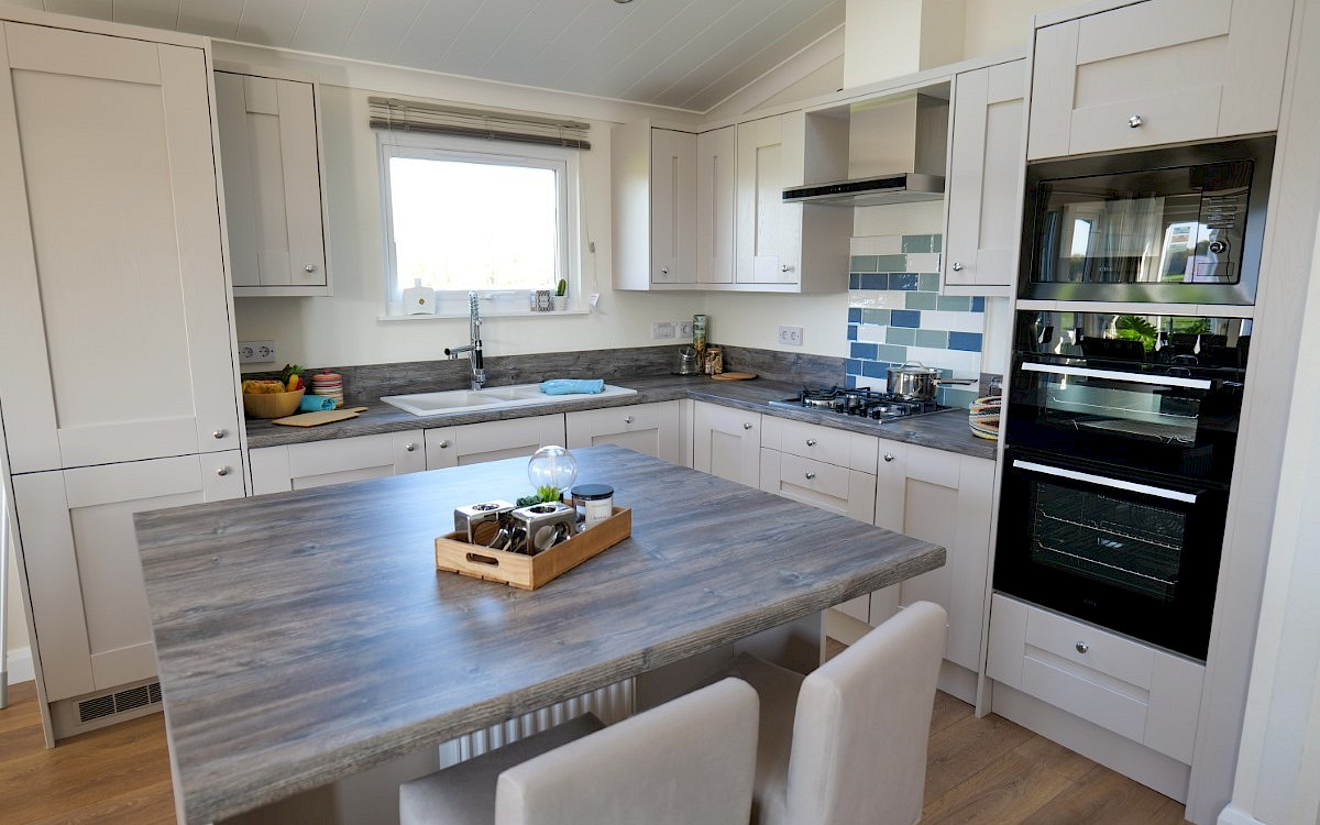 Acorn Chalet 1200 x 600