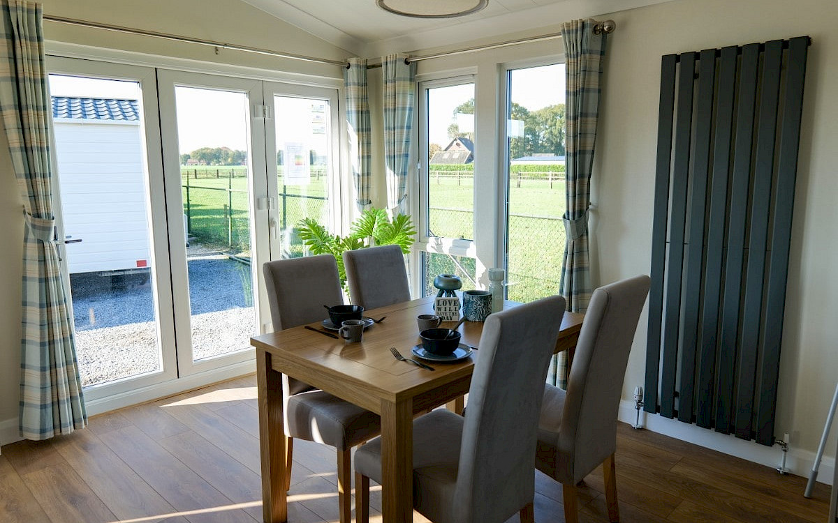 Acorn Chalet 1200 x 600